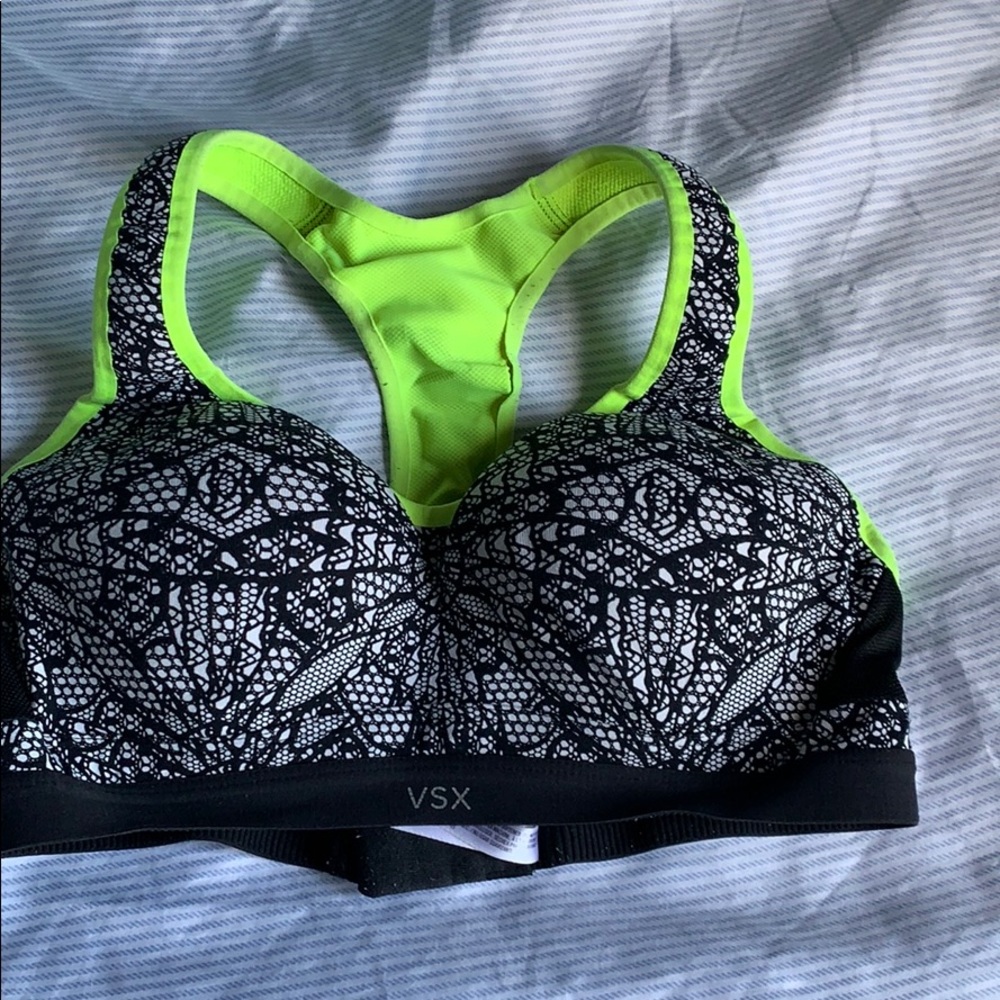 Sports bra